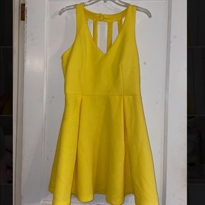 B. Darlin yellow dress